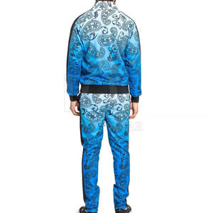 Survêtement personnalisé pour homme avec impression couleur vibrante, matière durable et style athlétique élégant - Product Image 5