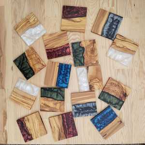Ensemble de sous-verres en bois d'acacia et résine époxy de designer, sous-verres en bois de qualité supérieure pour la cuisine, la salle à manger, le bar et l'accueil des invités - Product Image 2