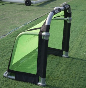เสาประตูฟุตบอลอลูมิเนียมพับได้ ขนาด 4 x 2.5 ฟุต - Product Image 2