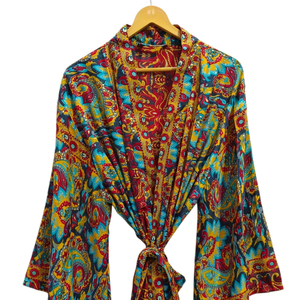 Kimono de Lujo con Parches de Seda, Túnica Larga para Dormir o como Cubre Bikini, Kimono Hecho a Mano con Sari de Seda Reciclada Vintage de la India - Product Image 1