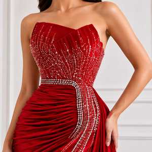Vestido de Noche Largo de Satén Rojo de Lujo sin Tirantes con Adornos de Cristal, Vestido de Fiesta Recto de Diseñador Personalizado, Elegante y Formal - Product Image 4