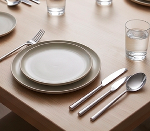Stainless Steel Flatware Set Of 4 With Hammered Handles Dishwasher Safe Minimalist Design For Kitchen Home And Hotel Use - Product Image 3