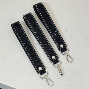 พวงกุญแจหนังและคาราบิเนอร์ทำมือสลักเป็นของขวัญพวงกุญแจหนังแท้ - Product Image 5