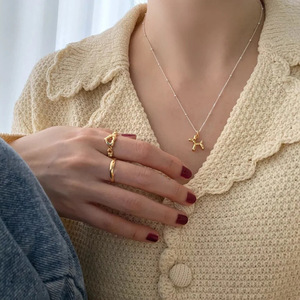 Collier pendentif chien ballon en métal rétro français pour femmes, personnalité coréenne, simple, polyvalent, tempérament, chaîne fine pour le cou - Product Image 2