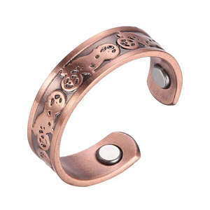 Bague de doigt ouverte solide en cuivre pur de qualité supérieure, forgée à la main, vintage, motif cheval au galop texturé, avec double aimant magnétique - Product Image 2
