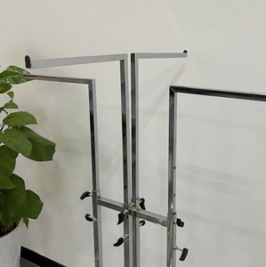 Perchero de ropa ajustable en 4 direcciones de acero inoxidable cromado para exhibición en tiendas minoristas - Product Image 3