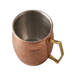 Tazas de Cobre Puro Metálicas con Diseño Acanalado y Acabado Brillante para Beber Agua - Product Image 4