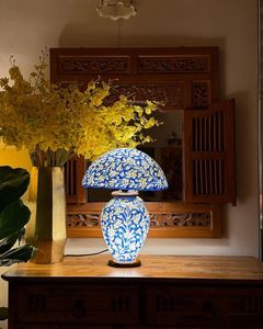 Lámpara Decorativa de Diseño Art Deco con Incrustaciones de Hueso Hechas a Mano en India, Patrón de Tablero de Ajedrez, Diseño Personalizable, Instalación en Mesa, Lujosa para Dormitorio - Product Image 5
