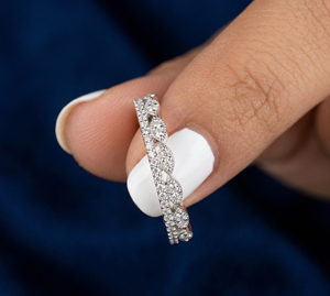 Bague de mariage pour femme en or 14 carats plaqué rhodium, diamant de laboratoire tressé vintage taille brillant rond 0,47 carat - Product Image 3