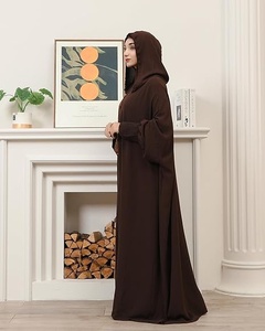 Abaya modesta hasta el suelo con cuello tipo capucha, mangas largas, color liso y corte holgado para uso diario. - Product Image 4