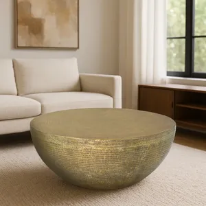 Table basse ronde de luxe au design côtier, base en fer doré, table d'appoint compacte et moderne en métal pour salon, installation sur plateau. - Product Image 6