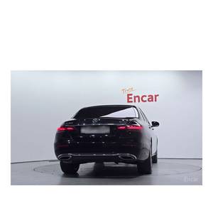 Mercedes-Benz Classe E E350 4MATIC Exclusive 2023, 60 585 km, Boîte de vitesses automatique, Sièges en cuir, Volant à gauche, Caméra de recul - Product Image 4