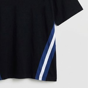 T-shirts noirs slim fit personnalisés pour femmes – Coton extensible de qualité supérieure, col rond, streetwear décontracté et confortable - Product Image 6