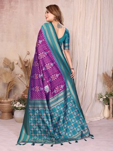 Sari de Seda Banarasi con Trabajo Zari de Aspecto Real - Product Image 3