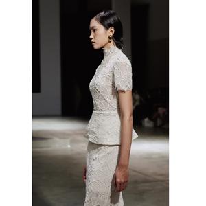 กระโปรงผู้หญิงคุณภาพสูง หรูหรา รุ่น ELARA FLORAL LACE SKIRT ลายดอกไม้ เอวธรรมชาติ ทรงแม็กซี่ สง่างาม - Product Image 4