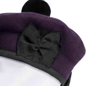 Chapeau Balmoral traditionnel écossais 2026 en laine violet prune avec nœud en velours noir et pompon noir uni - Product Image 2