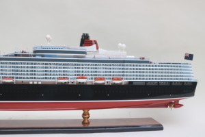 MS QUEEN ELIZABETH 2010 |   COQUE NOIRE |   Modèle de bateau de croisière britannique de luxe en bois artisanal pour cadeau d'affaires, pour les amateurs de navigation - Product Image 3