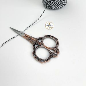 Tijeras con Decoración de Filigrana Victoriana - Product Image 1