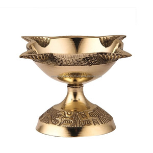 Diya en laiton à 4 faces pour Pooja, Mandir, Diwali Festival Lampe à huile Diya - Product Image 4