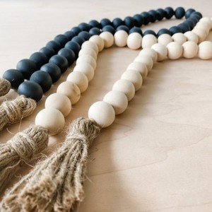 Guirnalda de Cuentas de Madera Hechas a Mano en India, Estilo Boho, 58 Pulgadas, Decoración Rústica y Chic para el Hogar - Product Image 4