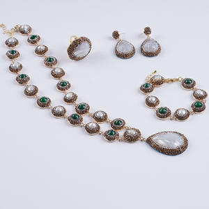 Ensemble de bijoux fins de mode européenne et américaine, coquillage naturel incrusté de jade exquis, électroplaqué, vente en gros - Product Image 2