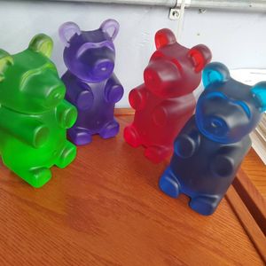 Cabujones de resina luminosos de oso de goma de colores, con base plana, modelados a mano, cuentas de oso de goma, dijes para decoración de uñas y llaveros - Product Image 1