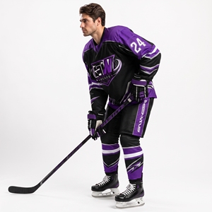 Uniforme de hockey sur glace durable, fabriqué avec un tissu de qualité supérieure offrant une mobilité flexible et des performances fiables sur la patinoire. - Product Image 6