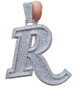 Colgante de letra de moissanita blanca Colgante de letra R personalizado de plata esterlina Colgante de HIP HOP - Product Image 2