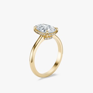 Anillo de Compromiso de Lujo con Diamante Cultivado en Laboratorio de 2.50 Quilates en Forma de Pera, con Halo Oculto y Engaste de Puntas en Oro Amarillo de 14 Quilates - Product Image 2