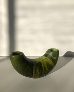 Vase à fleurs en résine de style Art déco - Artisanat écologique avec couleur et taille personnalisables - Product Image 3