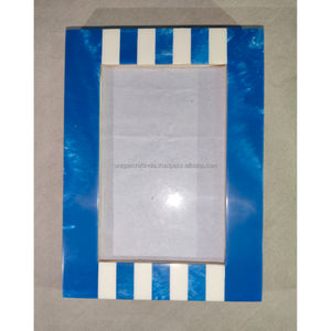 Cadre photo en bois fait main avec incrustation en résine à carreaux noirs et ivoire, accent de décoration intérieure classique intemporel - Product Image 2