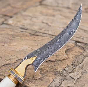 Couteau de chasse Bowie en acier Damas, lame à pointe tombante, bord droit, manche en bois avec étui, longueur totale 38 cm - Product Image 3