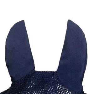 Bonnet en néoprène pour chevaux avec voile anti-mouches et protection des oreilles, design et couleur personnalisables pour usage équestre - Product Image 4