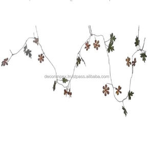 Guirnaldas hechas a mano Premium Festivo Multicolor Guirnaldas de Navidad Entradas atractivas Jingle Bell Curly Twig Garland - Product Image 1