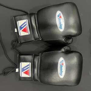 Ensemble de boxe personnalisable en PVC/PC pour l'entraînement aux arts martiaux MMA Sanda avec protection des poignets et de la tête à lacets - Product Image 4
