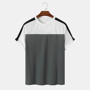เสื้อยืดบล็อกสีขาวและเทาเข้มสำหรับผู้ชาย แขนสั้น คอกลม ลำลอง ฤดูร้อน ทรงปกติ น้ำหนักเบา ระบายอากาศได้ดี ทันสมัย - Product Image 1