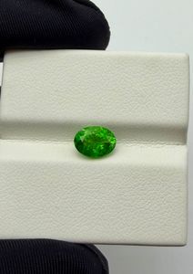 Pierre précieuse naturelle de tsavorite grenat, taille ovale, vert éclatant, pierre de collection pour bijoux - Product Image 1