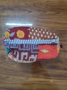 Colorful corn husk clutch Durable <b>makeup</b> pouch wholesale Soft portable puffer bag Lightweight cosmetic <b>case</b> handle - Product Image 1