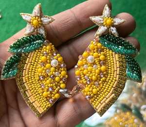 Pendientes de Mariposa Hechos a Mano con Cuentas y Lentejuelas Bordadas, Estilo Vintage, Coloridos, Joyería Artesanal de Moda, Ligeros, para Fiesta - Product Image 2