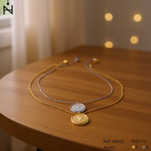 Collar con Colgante Azul Y de 2 cm con Letra y Diamantes Engastados en Bisel, Cadena de Serpiente Chapada en Oro de 22K, Joyería Fina Clásica Unisex para Uso Diario - Product Image 3