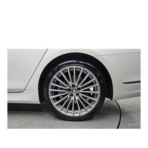 BMW Série 7 740i Février 2020 61 798 km Design Pure Excellence Boîte de vitesses automatique Sièges en cuir Volant à gauche Caméra arrière - Product Image 5