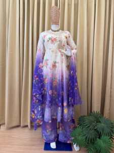 ชุดเดรส Anarkali ปักลายดีไซเนอร์พร้อมผ้าพันคอ ปักลายเต็มผืนบนผ้า Faux Georgette พร้อมสำหรับสวมใส่ - Product Image 3