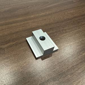 Pince de fixation intermédiaire en aluminium anodisé HOLCOM de haute qualité pour montage solaire, modèle HOL.MC-40T-F1, Vietnam, garantie 10 ans, photovoltaïque - Product Image 4