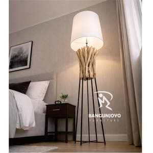 Lampe de chevet en bois massif écologique et durable avec pieds en fer, design moderne pour chambre à coucher - Product Image 3