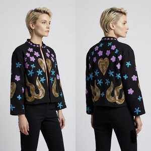 Chaqueta Corta de Mujer con Cuello Mandarín, Bordado Floral a Mano, Tejido de Punto 100% Algodón, Estilo Boho, para Primavera/Invierno - Product Image 2