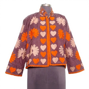 Nueva Chaqueta Bohemia Acolchada Bordada con Cierre de Botones Cubiertos, Tejido Grueso Ecológico de Algodón Multicolor - Product Image 1