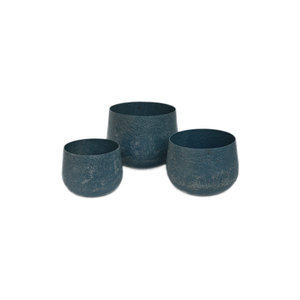 Pots de plantes en métal coloré, design vert, parfaits pour la décoration intérieure et extérieure, design de jardinières pour fleurs. - Product Image 5
