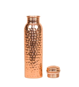 Botella de agua de cobre martillada hecha a mano clásica con diseño moderno único estilo personalizado última botella de agua de decoración - Product Image 1