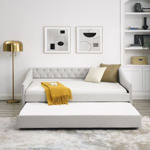 Divano letto imbottito trapuntato a grandezza naturale con letto estraibile singolo, schienale con bottoni e braccioli decorati con borchie in rame, colore beige - Product Image 4