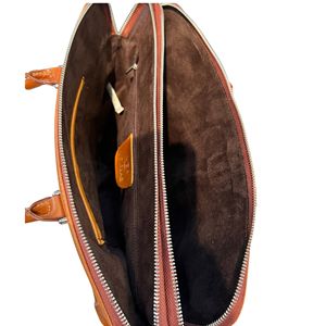 Maletín Unisex de Cuero Genuino, Suave, Casual, Azul Marino, Cierre de Cremallera Dorada, Impermeable, Ecológico y Ligero - Product Image 2